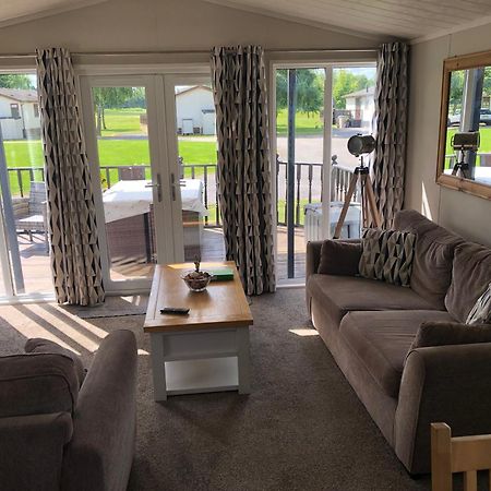 Bumblebee Lodge Tydd St. Giles Екстер'єр фото