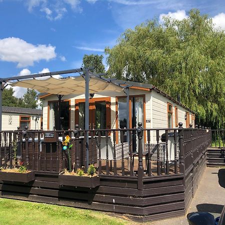 Bumblebee Lodge Tydd St. Giles Екстер'єр фото